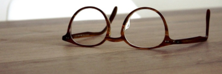 自然素材のメガネ